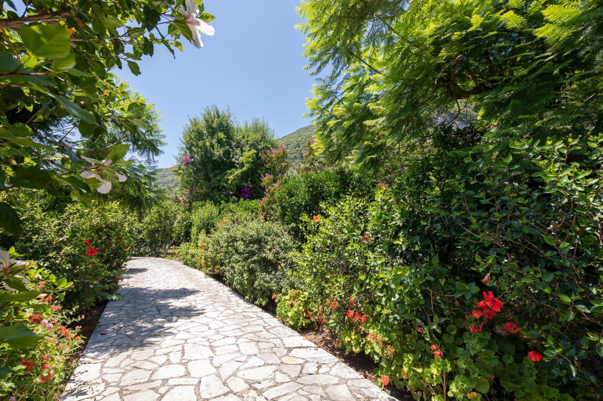 Ionian Garden Villas - Villa Pietra Benitses  Exteriör bild