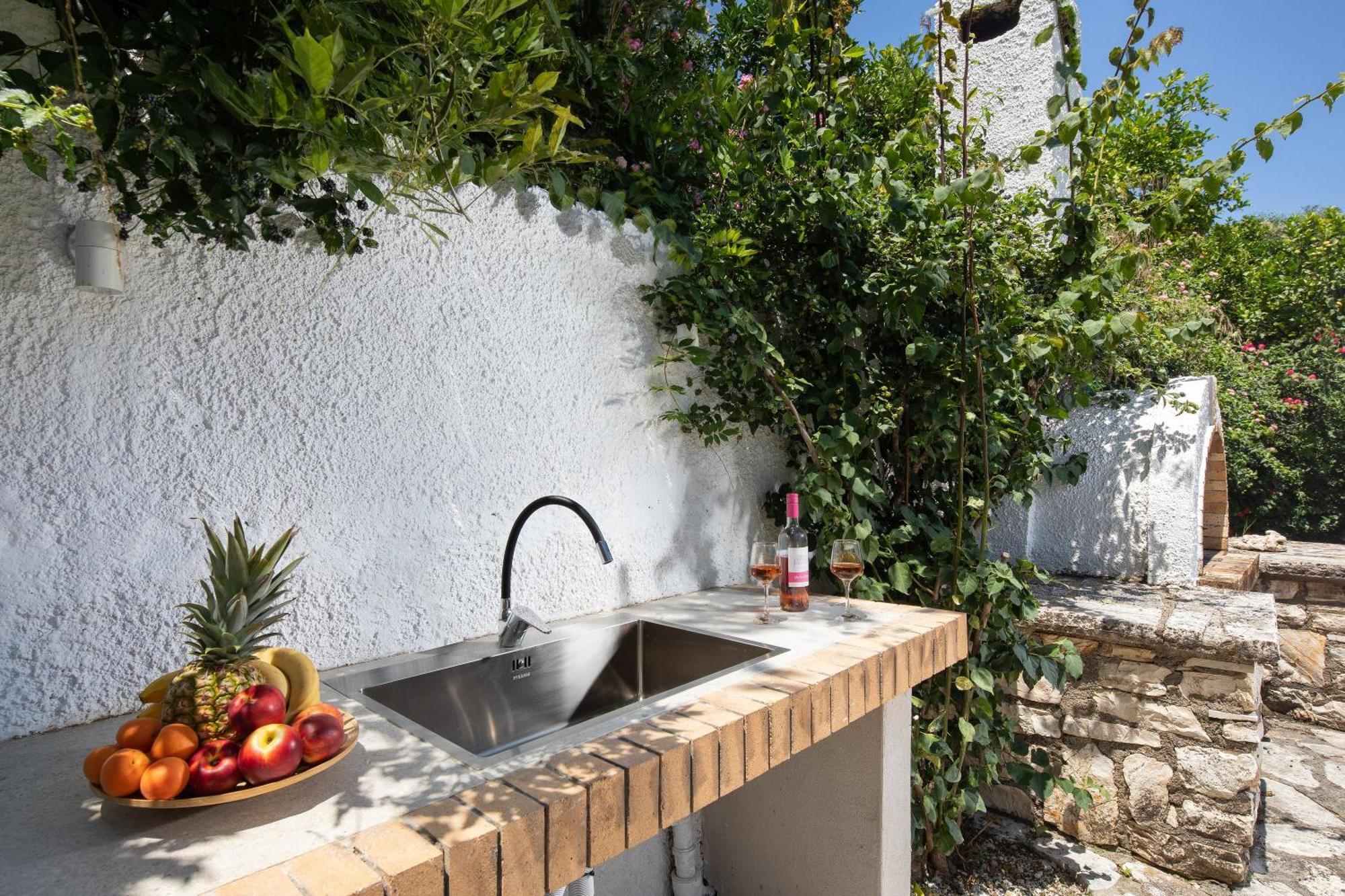Ionian Garden Villas - Villa Pietra Benitses  Exteriör bild